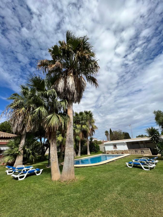 Chalet En La Barrosa, Piscina+Bbq+Grifo De Cerveza Chiclana de la Frontera Esterno foto